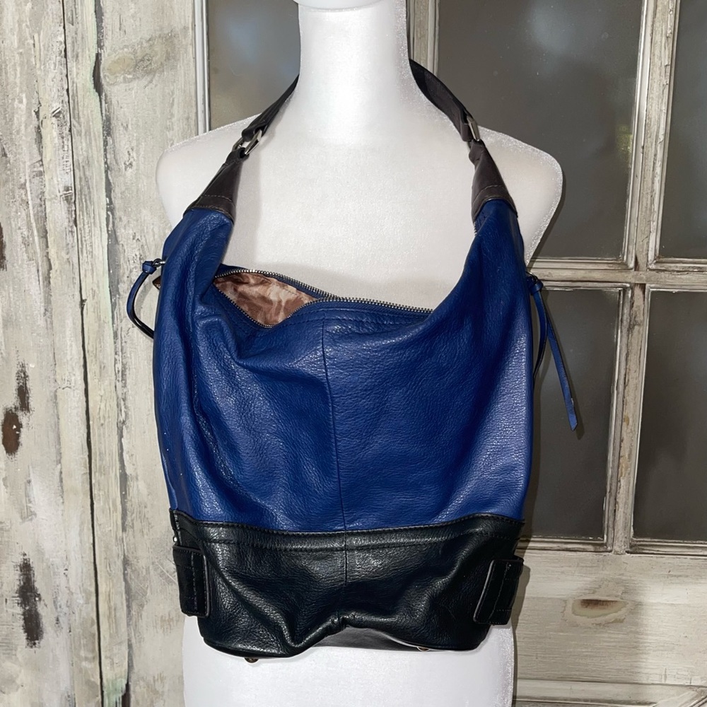 B. Makowsky bucket bag leather blue/black - Picture 2 of 13